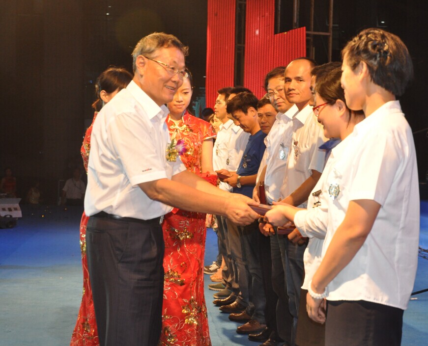 新征程 新跨越 球友会体育-球友会体育（中国）官方在线
智能十五周年庆典大会暨新产品新技术交流会隆重举行