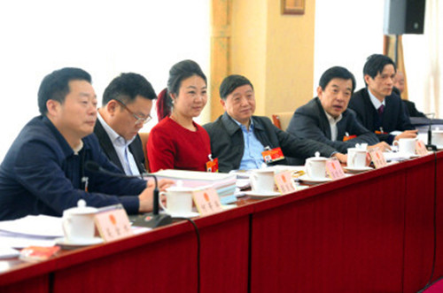 带来六个提案，重点还是“农民工”问题 ——来自球友会体育-球友会体育（中国）官方在线
智能的全国人大代表张晓庆接受本报记者专访，为进城务