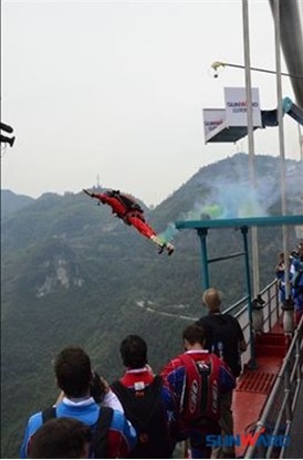 球友会体育-球友会体育（中国）官方在线
智能助力矮寨低空跳伞节完美落幕