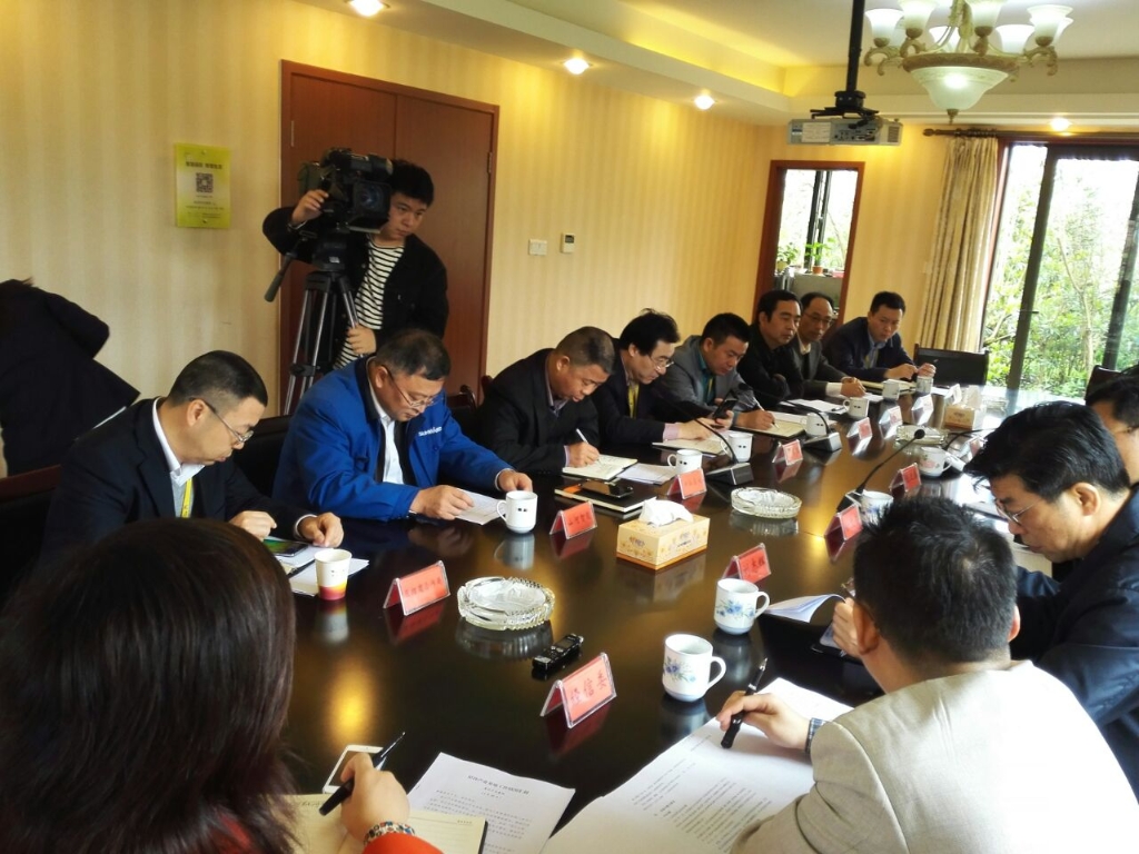 长沙市委常委、副市长张迎春一行莅临球友会体育-球友会体育（中国）官方在线
智能考察调研