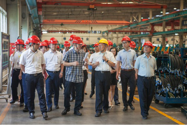 商务部合作司刘民强副司长一行调研球友会体育-球友会体育（中国）官方在线
智能