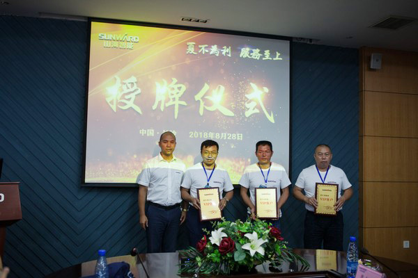 500多名挖掘机用户实地考察，为球友会体育-球友会体育（中国）官方在线
智能点赞！