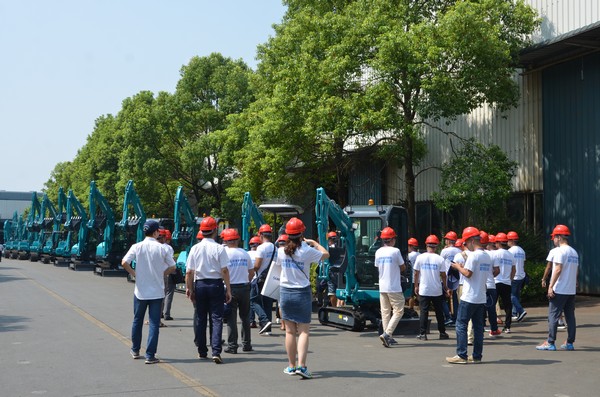 500多名挖掘机用户实地考察，为球友会体育-球友会体育（中国）官方在线
智能点赞！