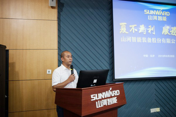 500多名挖掘机用户实地考察，为球友会体育-球友会体育（中国）官方在线
智能点赞！