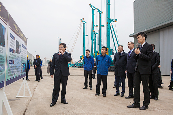 波兰代表团为球友会体育-球友会体育（中国）官方在线
智能创新发展点赞