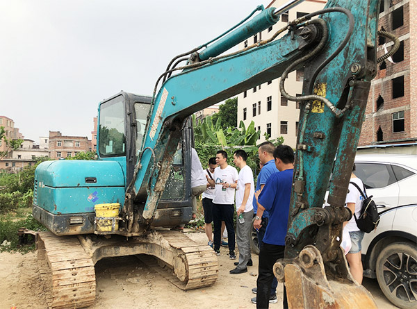 “清凉”送到客户手中，为球友会体育-球友会体育（中国）官方在线
智能售后服务活动打CAII