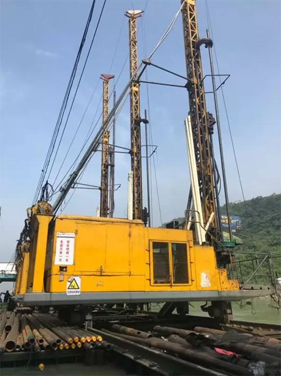 打造长江黄金水道！球友会体育-球友会体育（中国）官方在线
智能航道钻机轻松搞定水下礁石