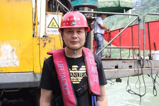 打造长江黄金水道！球友会体育-球友会体育（中国）官方在线
智能航道钻机轻松搞定水下礁石