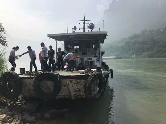 打造长江黄金水道！球友会体育-球友会体育（中国）官方在线
智能航道钻机轻松搞定水下礁石