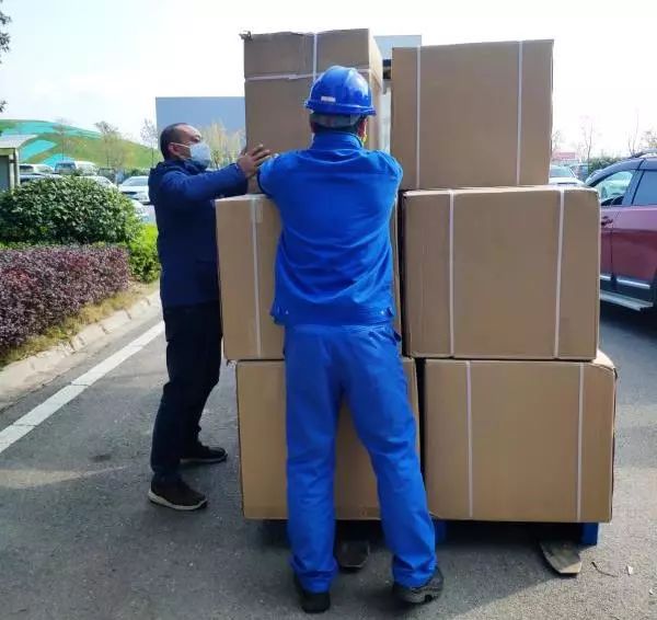 用餐安全有新招，球友会体育-球友会体育（中国）官方在线
智能4000个保温饭盒送员工