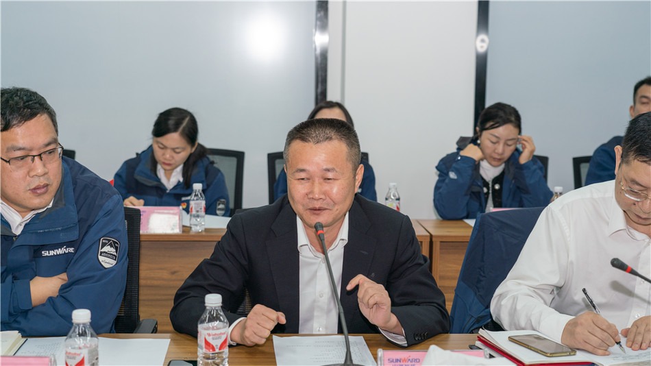 球友会体育-球友会体育（中国）官方在线
智能举行主题教育学习研讨会暨员工活动中心揭幕仪式