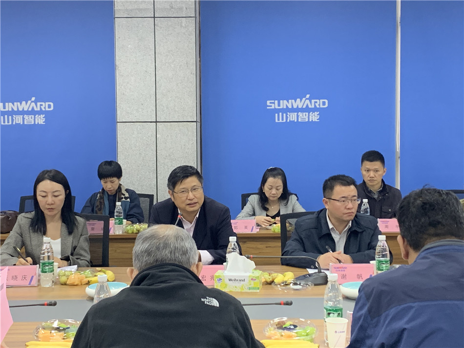 长沙市总工会党组书记周宏兆一行莅临球友会体育-球友会体育（中国）官方在线
智能考察调研