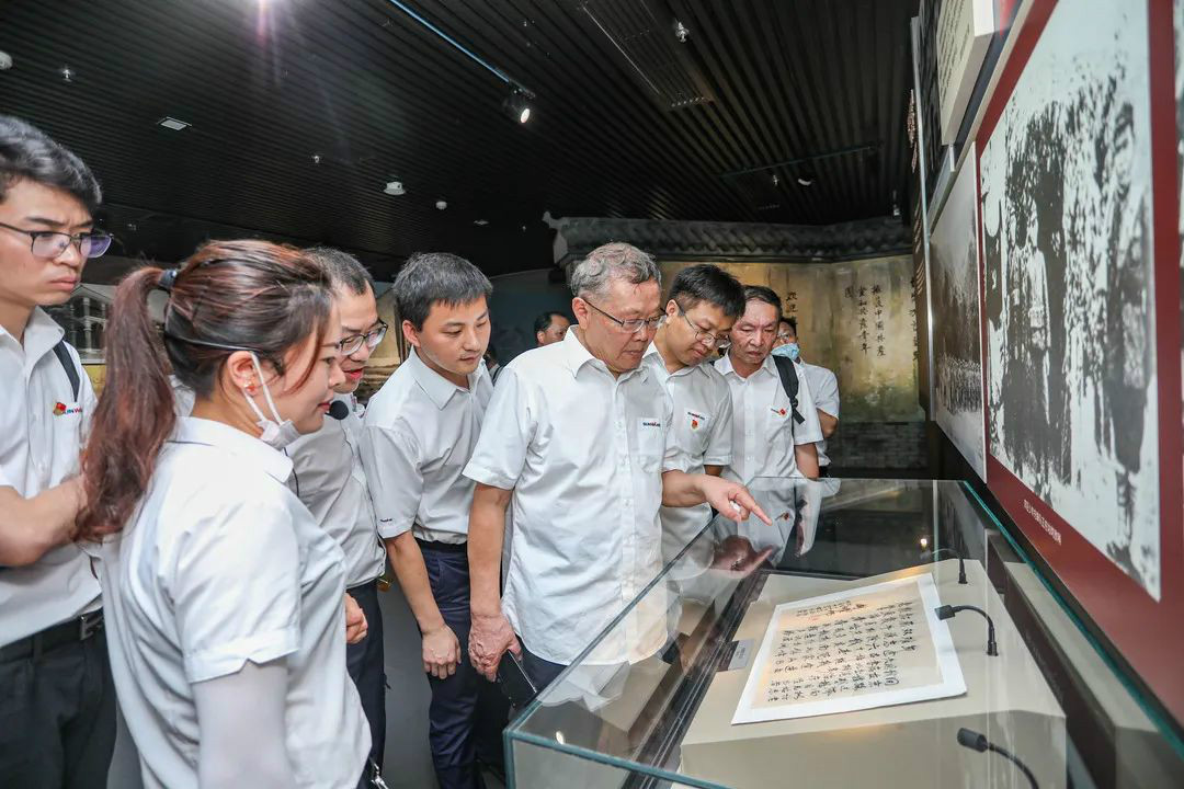公道正派出清风正气，廉洁自律塑良好形象——球友会体育-球友会体育（中国）官方在线
智能开展中高层干部廉洁教育活动