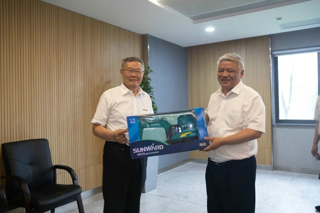 湖南黄金集团董事长黄启富一行考察球友会体育-球友会体育（中国）官方在线
智能