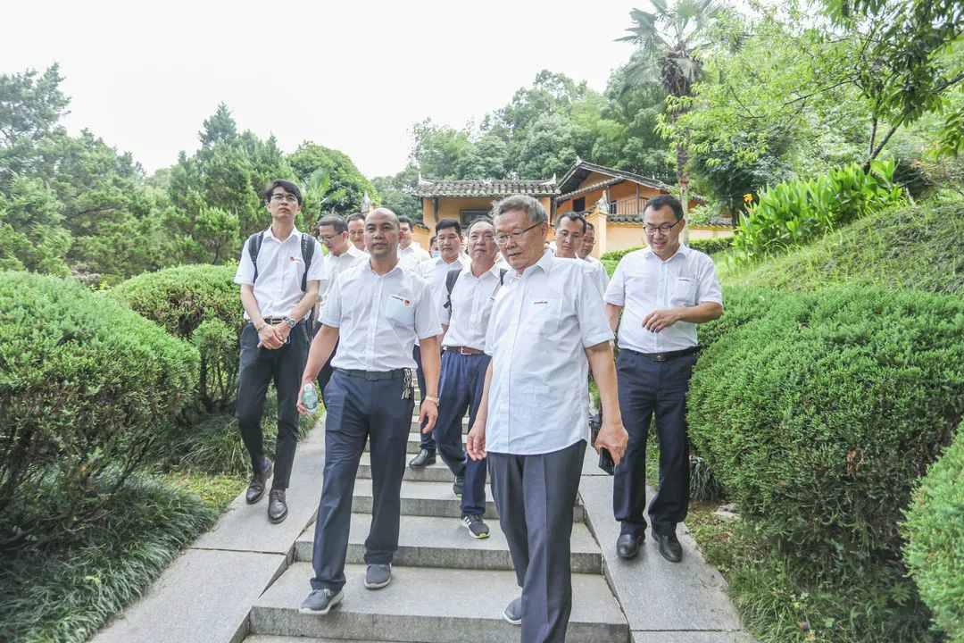 公道正派出清风正气，廉洁自律塑良好形象——球友会体育-球友会体育（中国）官方在线
智能开展中高层干部廉洁教育活动