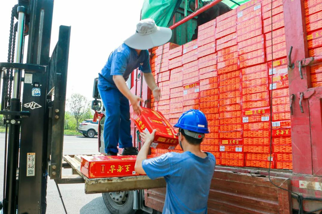情系职工送清凉，殷切关怀鼓干劲——球友会体育-球友会体育（中国）官方在线
智能开展夏季送清凉活动