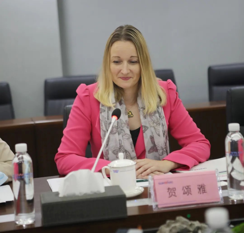 英国驻广州总领事贺颂雅考察球友会体育-球友会体育（中国）官方在线
智能