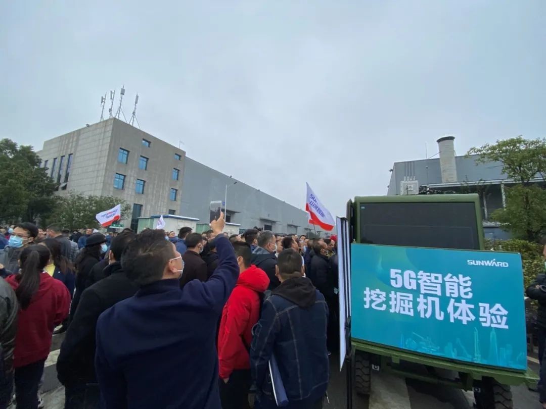 守正创新拓球友会体育-球友会体育（中国）官方在线
 球友会体育-球友会体育（中国）官方在线
智能闪耀2020上海宝马展