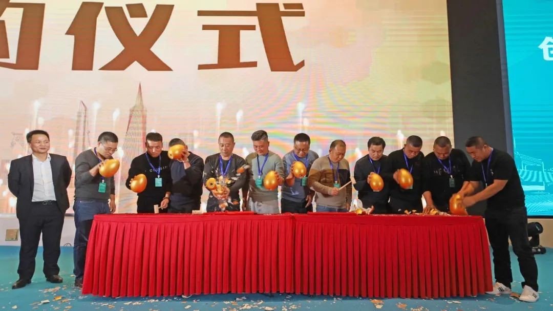 百台设备，成交额3.6亿！球友会体育-球友会体育（中国）官方在线
智能“圈粉”六朝古都