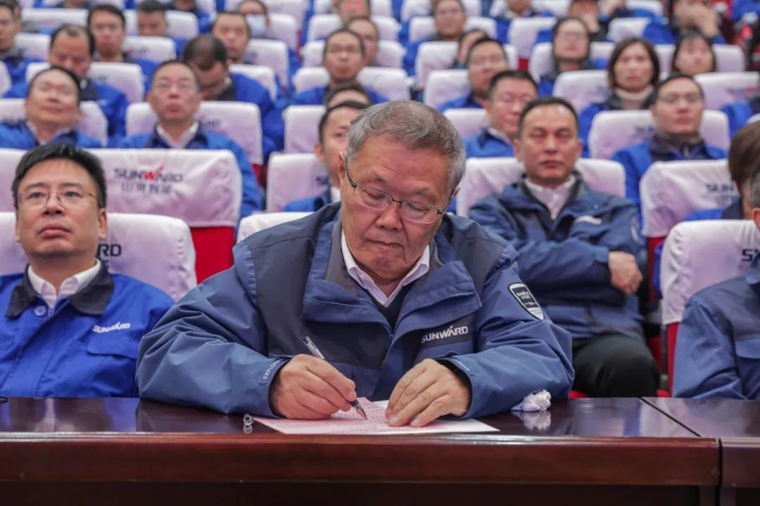 球友会体育-球友会体育（中国）官方在线
智能召开全国劳动模范郝鹏载誉归来分享会