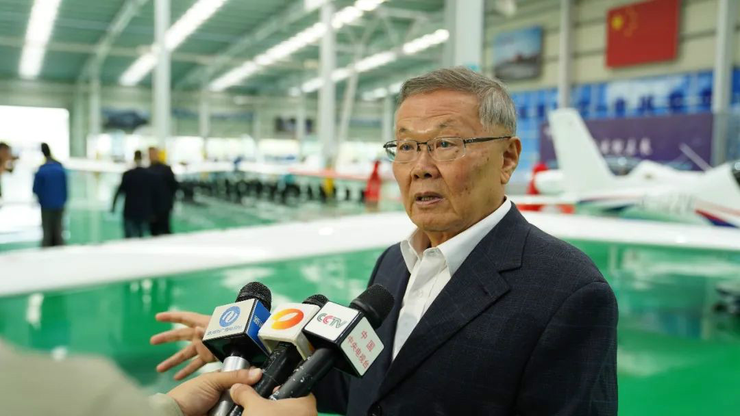 跨上新征程，谱写球友会体育-球友会体育（中国）官方在线
航空产业新篇章 ——球友会体育-球友会体育（中国）官方在线
科技第99、100架SA60L(阿若拉)飞机正式下线