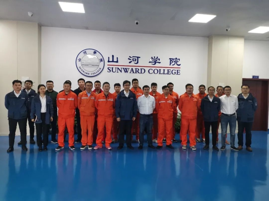 做球友会体育-球友会体育（中国）官方在线
的客户，我们宠你！ ——葛洲坝易普力公司项目领导及骨干凿岩产品知识培训