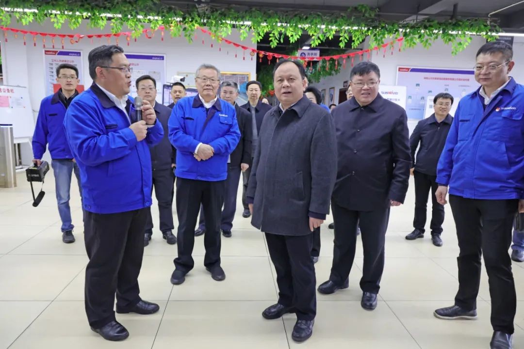 周农在球友会体育-球友会体育（中国）官方在线
智能调研时强调：企业工会要大力培养劳模和工匠