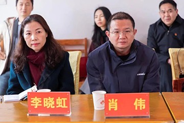 校企合作精准扶贫，产教融合振兴乡村 | 球友会体育-球友会体育（中国）官方在线
智能向合作院校对口扶贫点捐赠挖掘机