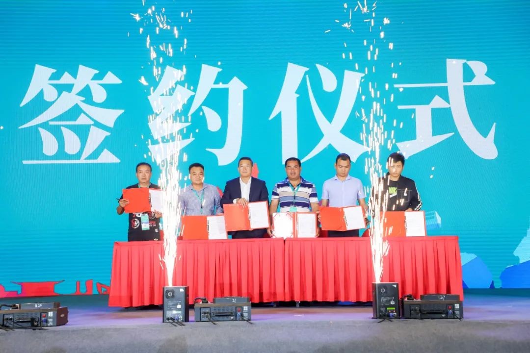 “爆品”出击！球友会体育-球友会体育（中国）官方在线
智能客户交流会签约超8亿元