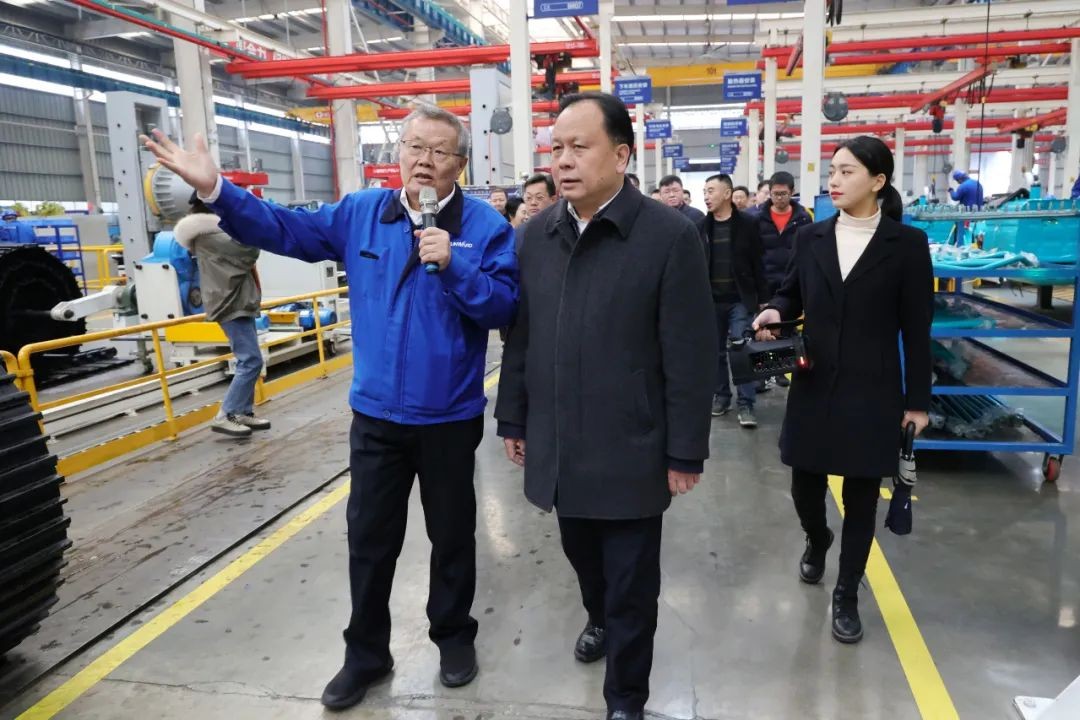 周农在球友会体育-球友会体育（中国）官方在线
智能调研时强调：企业工会要大力培养劳模和工匠