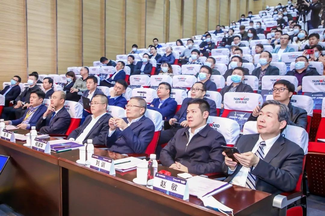信息技术与制造业如何深度融合发展？行业大咖云集球友会体育-球友会体育（中国）官方在线
现场论道
