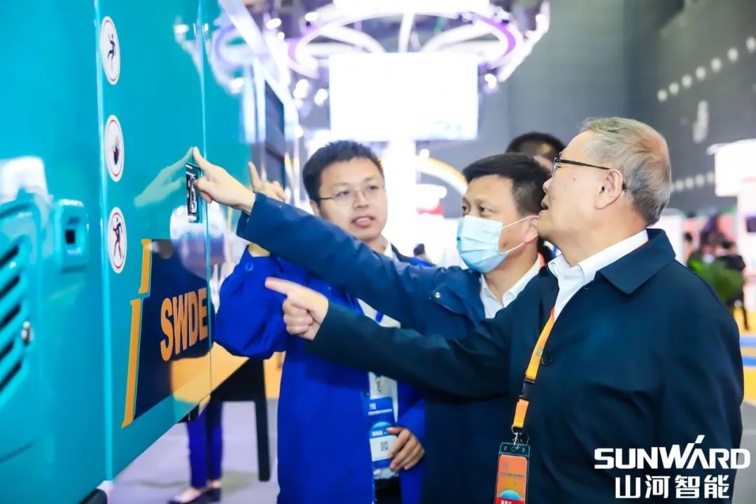 “球友会体育-球友会体育（中国）官方在线
绿”亮相长沙国际工程机械展，50余款产品尽显球友会体育-球友会体育（中国）官方在线
智能创新实力