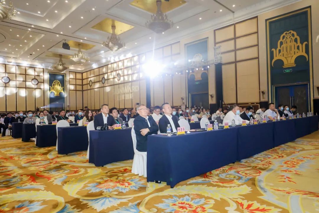 “爆品”出击！球友会体育-球友会体育（中国）官方在线
智能客户交流会签约超8亿元