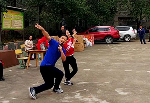 践行雷锋精神捐建“球友会体育-球友会体育（中国）官方在线
梦图书馆”
