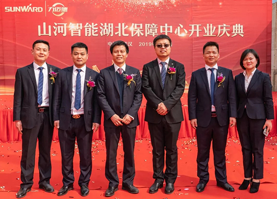 人生浮沉如梦，携手球友会体育-球友会体育（中国）官方在线
勇攀事业巅峰
