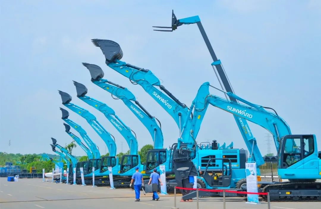 湖南省2021年“安全生产月”启动仪式在球友会体育-球友会体育（中国）官方在线
工业城举行