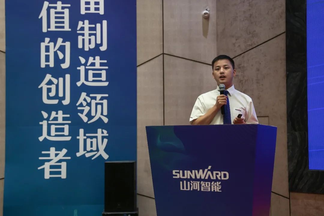 “同心同梦，协力拼搏” ——球友会体育-球友会体育（中国）官方在线
智能2021年挖掘机经销商半年度经营工作会议圆满召开