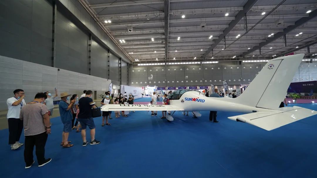 明星产品受追捧，球友会体育-球友会体育（中国）官方在线
航空携多款产品精彩亮相2021年湖南航展