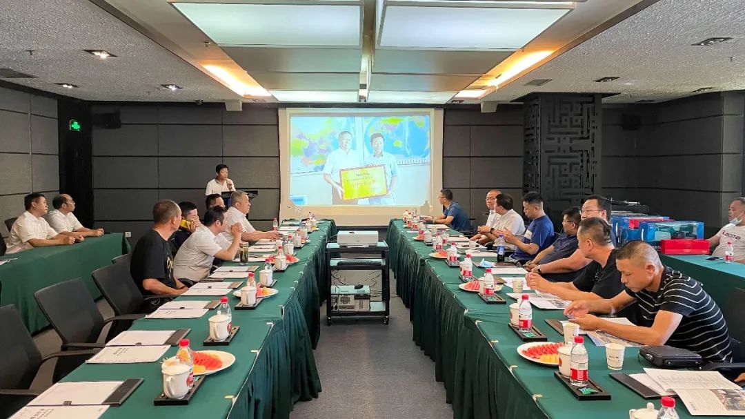 打造智慧矿山！球友会体育-球友会体育（中国）官方在线
智能举办新疆站矿山客户研讨会