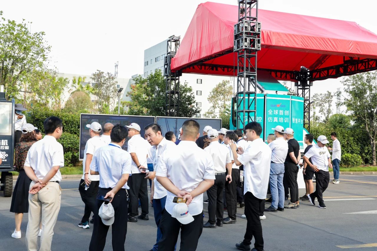 逛展超热闹！球友会体育-球友会体育（中国）官方在线
智能成果展示会高能名场面来袭