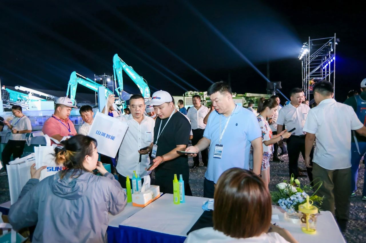 逛展超热闹！球友会体育-球友会体育（中国）官方在线
智能成果展示会高能名场面来袭