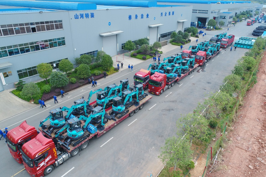 助力祖国西南地区建设！球友会体育-球友会体育（中国）官方在线
智能国内首批SWE60UF无尾挖掘机批量交付