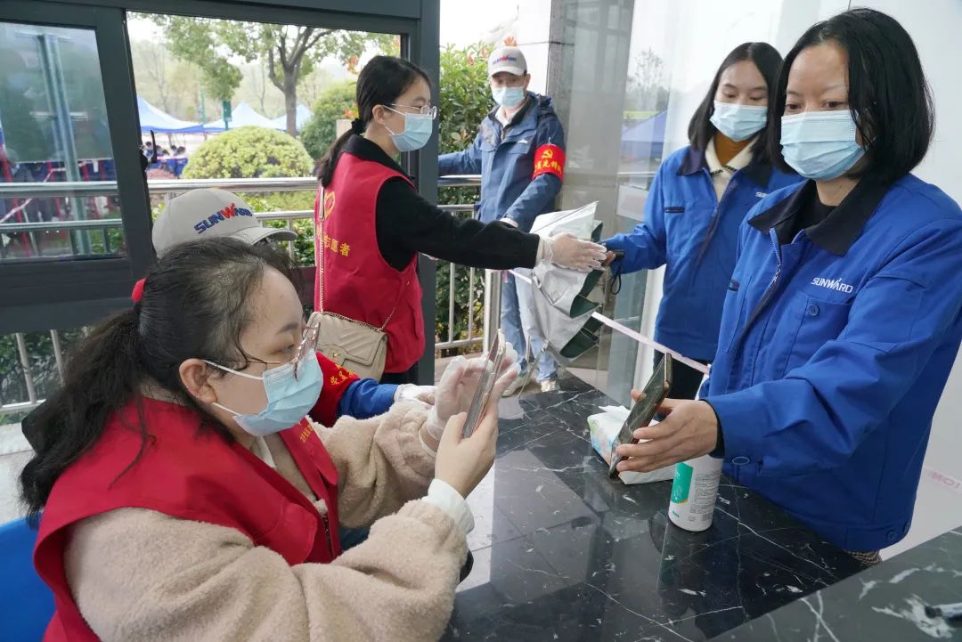 采样完成率近100%！球友会体育-球友会体育（中国）官方在线
智能第一时间开展全员核酸检测，保障安全生产