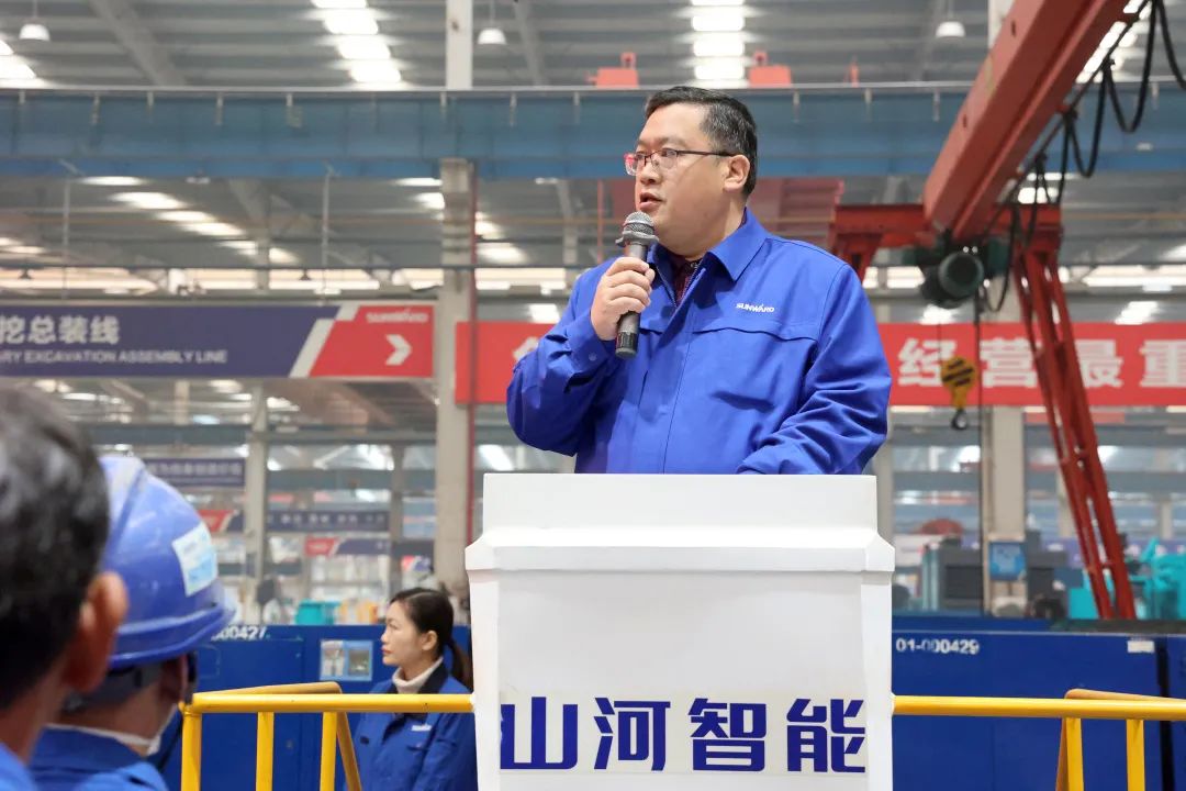 向榜样学习！球友会体育-球友会体育（中国）官方在线
智能56名职工受到职工职业技能竞赛表彰
