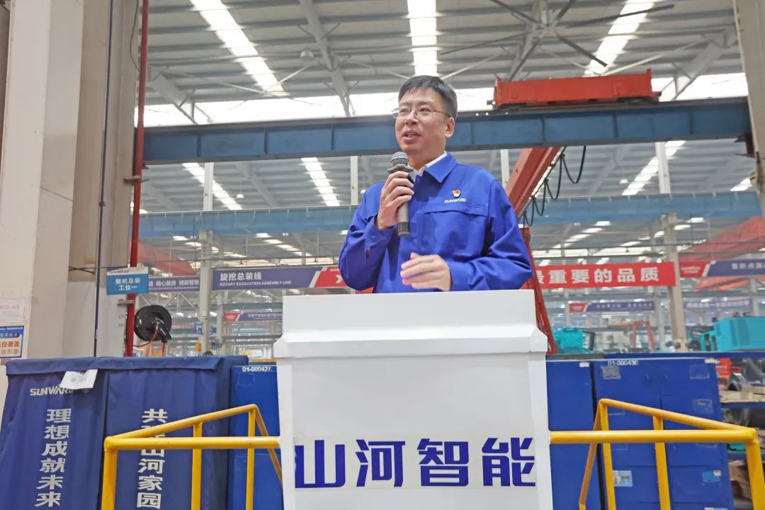 向榜样学习！球友会体育-球友会体育（中国）官方在线
智能56名职工受到职工职业技能竞赛表彰