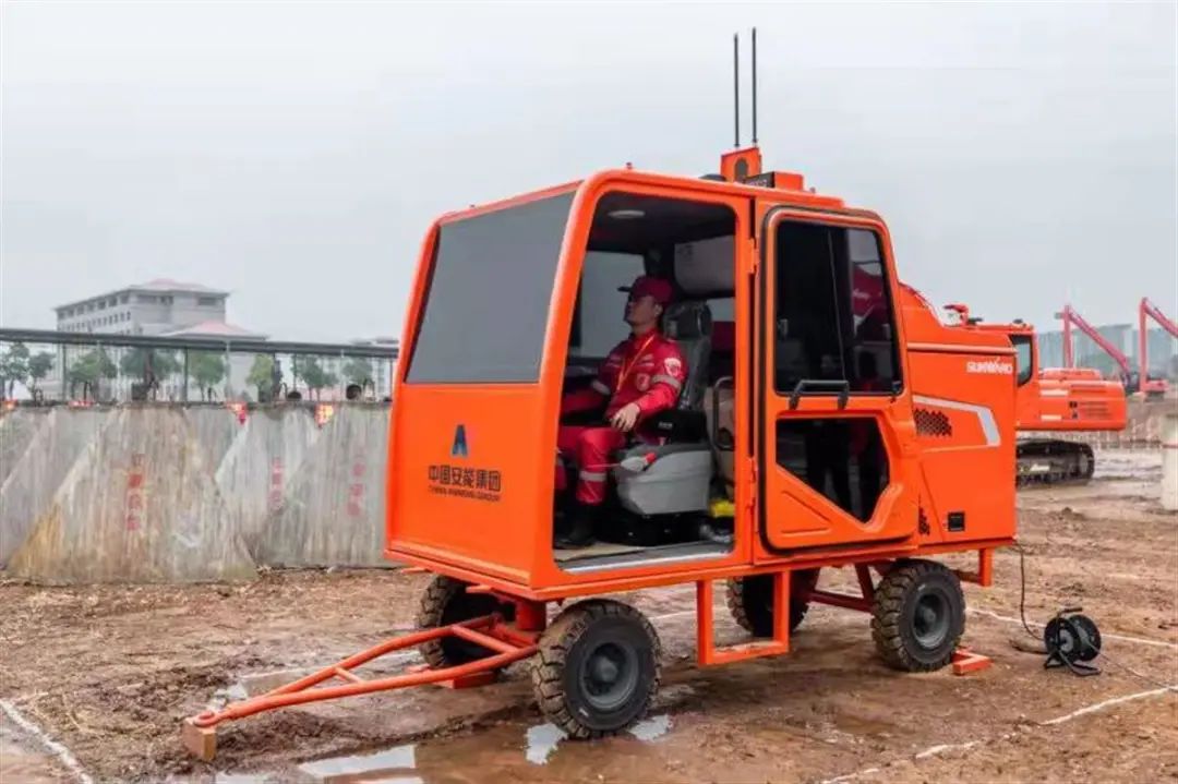 表现亮眼引关注!球友会体育-球友会体育（中国）官方在线
智能5G远程遥控挖掘机现身湖北省自然灾害工程应急救援基地