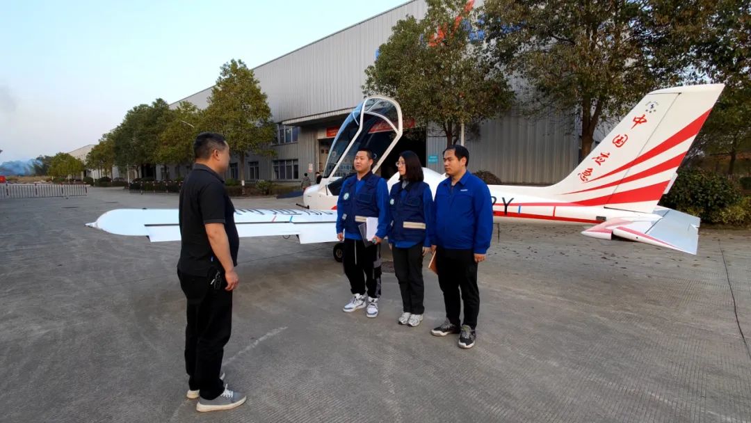 火情就是命令！湖南航空应急救援队球友会体育-球友会体育（中国）官方在线
机组展现“球友会体育-球友会体育（中国）官方在线
速度”