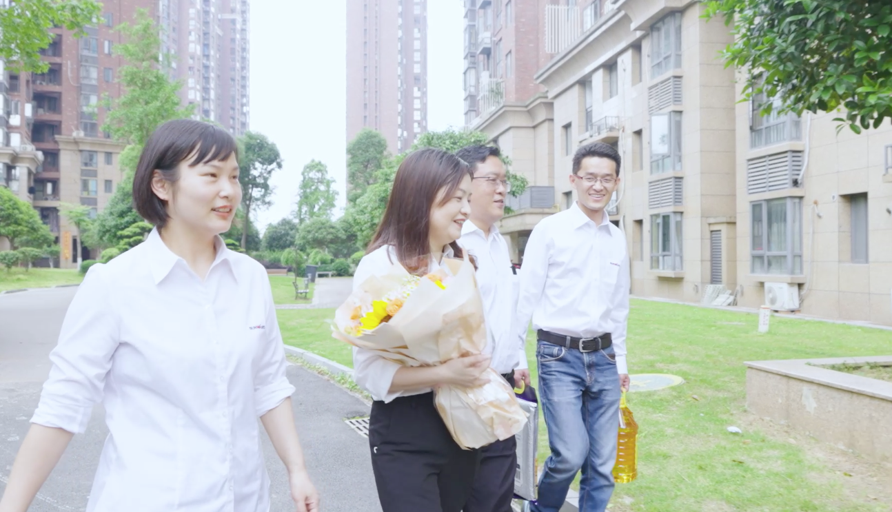 在母亲节，向你们身后的妈妈送去“球友会体育-球友会体育（中国）官方在线
家园”的温暖