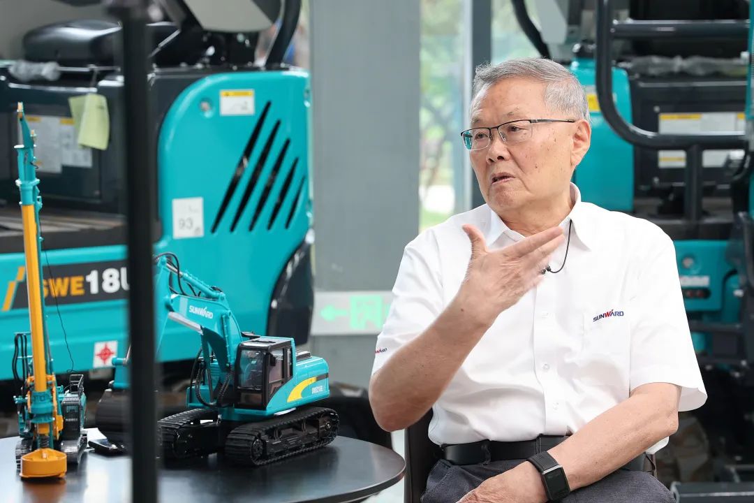 CGTN探厂!专访球友会体育-球友会体育(中国)官方在线
智能董事长、首席专家何清华花絮来了
