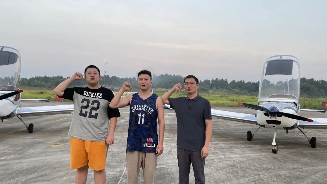 冲上云霄!湖南球友会体育-球友会体育(中国)官方在线
通航学员成功单飞
